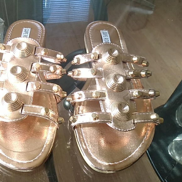 Shoes - Picture 2 of 4